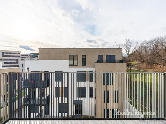 Pronájem bytu 2+kk, Dagmar Burešové, Žižkov, 25900 Kč/měs, 6 - 12