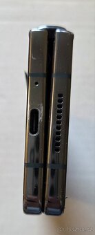 Samsung Galaxy Z Fold 4 poškozený - 12