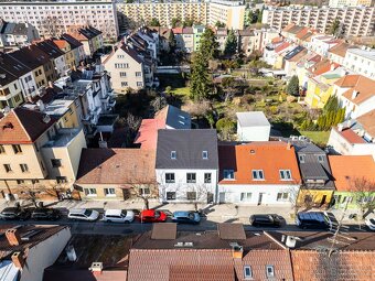 Pronájem bytu 1+kk s možností venkovního posezení / Po reko - 12