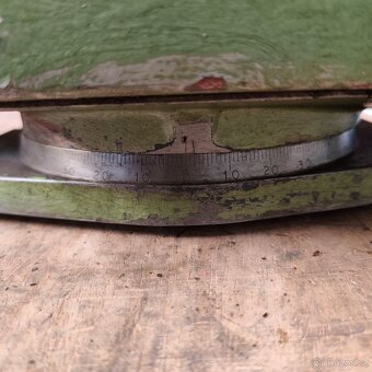 Dělící stůl (hlava) DECKEL pro nástrojařskou frézku - 12