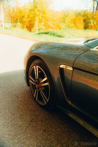PORSCHE PANAMERA 4S 400HP V8 - 12