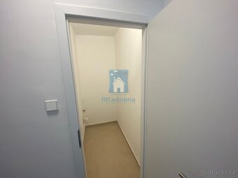 Pronájem bytu 3+KK s lodžií Praha 4 - Písnice, ulice U Bazén - 12