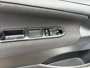 Peugeot 207 1.4 HDI - 12