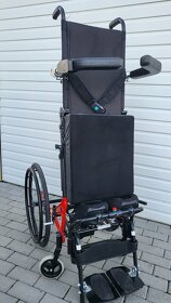 invalidni vozík 40cm 44cm s elektrickou vertikalizaciou - 12