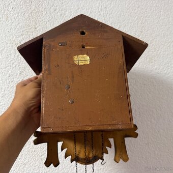 Staré dřevěné unikátní kukačky vyřezávané plně funkční - 12