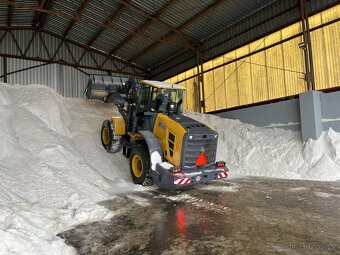 Čelní kolový kloubový nakladač - 12