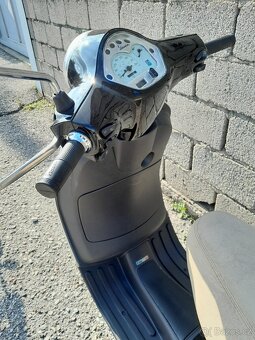Vespa LX 50 4t, 2011, málo jetá, moc pěkný stav - 12