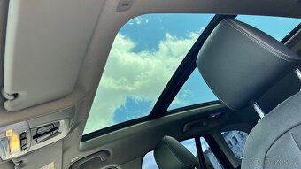 BMW X1, 2.0i sDrive, benzín, 141kw, 2019, Servis BMW - 12