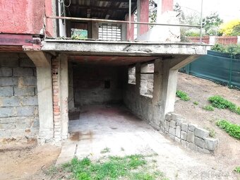 Prodej pozemku  898 m2 v obci Krhanice, ev.č. 00052 - 12