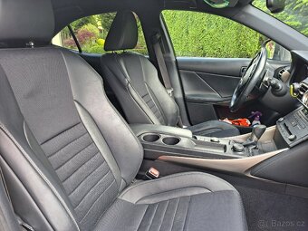 Lexus IS300h F-Sport - 12