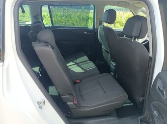 Zafira 7 míst - 12