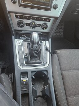 Sleva-VW Passat B8 2.0TDI 110 kw,tažné,kamera - 12