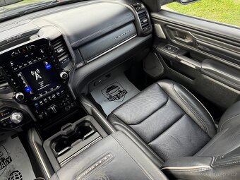 DODGE RAM LIMITED — 5.7 V8 HEMI Etorque — 2021– TOP STAV— - 12