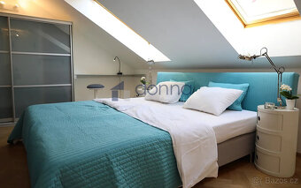 Pronájem podkrovního bytu 2+kk, 60m², ul. Řehořova, Praha 3  - 12