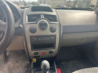 Renault Mégane 2 1.9 dCi - 12
