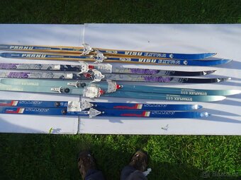 Dětská lyžařská přilba , velikost 48 a běžky 160 - 185 cm - 12