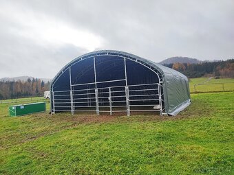 Přístřešek pro zvířata 10x10 metrů - 12