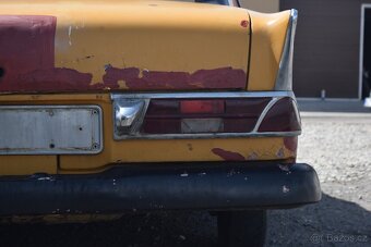 Mercedes-Benz W111 220b - 12