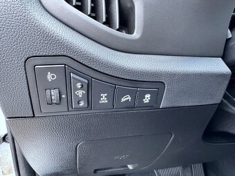 Kia Sportage, 2.0i 120 kW 4x4 automat - 12