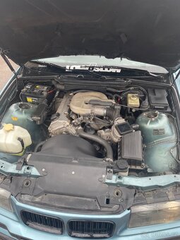 Bmw e36 318i sedan - 12