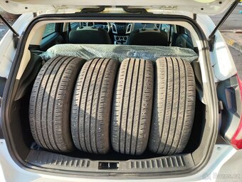 Ford Focus 1.6i - 12