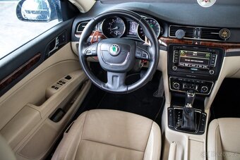 Škoda Superb Combi 3.6 FSI V6 4x4 Elegance DSG - 12