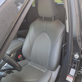 Prodám Toyota Higlander Prestige  2,5 Hybrid 248 k - 12