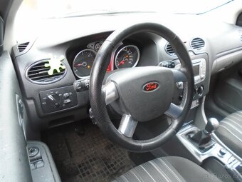 ford focus 1,6tdci 08 díly ST nárazník přední - 12