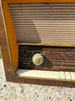 Staré rádio Elprom typ M2 - 12