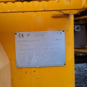 Kolový nakladač JCB 407 - - 12