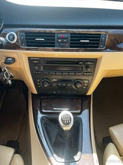BMW E90 330i - 12