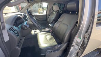 Nissan Navara 2.5 128 kW Automat – r.v. 2006, krásný stav - 12