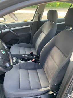 Škoda Octavia II 1.6FSI 85kw - 12