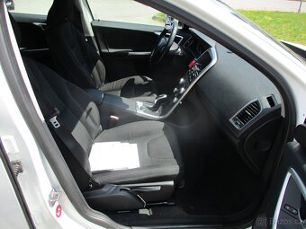 VOLVO XC60 2.0D4 133kw 2WD Aut8° GPS LED 12/2014 - 12