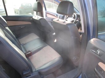 Opel Zafira 1,8i 7.míst - 12