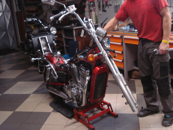 Suzuki VS 800 Intruder - 12