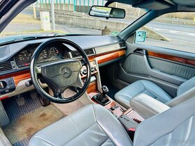 Mercedes-Benz 220e coupé - 12