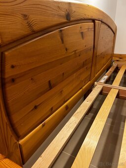 Masivní borovicová manželská postel + matrace zdarma - 12