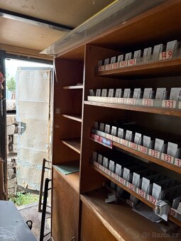 novinový stánek, sklad - 12