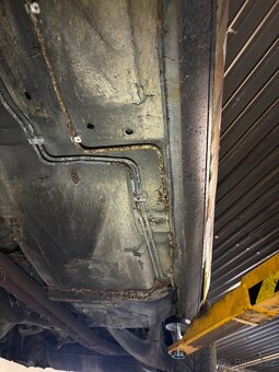 Kastle bmw e30 sedan na drift, bez motoru - 12