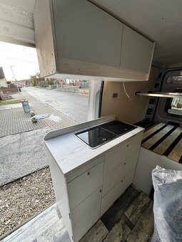 Stavba obytné dodávky - 12