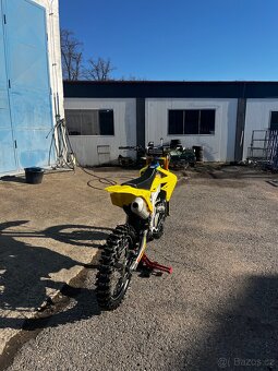 Suzuki RMZ-250 - 12