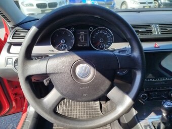 VW Passat 2.0 TDi 103kW, r.v. 6/2010, naj. 258.691 km - 12