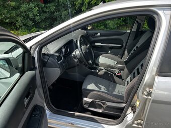 Ford Focus 1,6i 16V 85kW, r.v. 2009, stk 10/2026 - 12