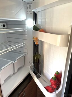 Komfortní obytný vůz pro 2 dospělé /+1 dítě/, solar - 12