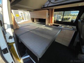 Volkswagen Transporter s obytnou vestavbou - 12