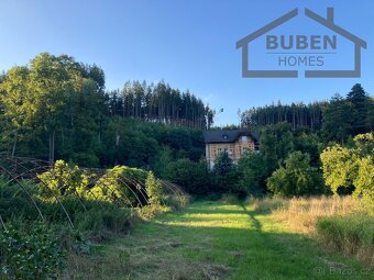 Vícegenerační vila (240 m2) s navazujícími pozemky (2,5ha) - - 12