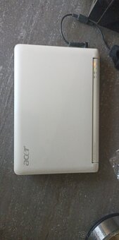 Netbook Acer Aspire one model ZG5 - 12