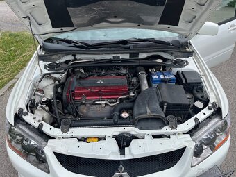 Mitsubishi Lancer Evo 9 - 12