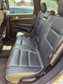 Jeep Grand Cherokee - 12